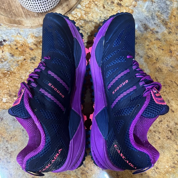 Brooks Cascadia 10 size 6.5 - Picture 7 of 10